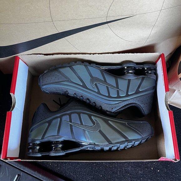 NEW Nike Shox R4 SE Black Seaweed \